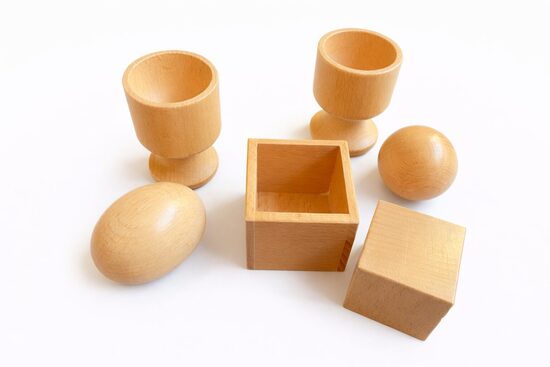 Trauciņi ar elipsoīdu, lodi un kubu