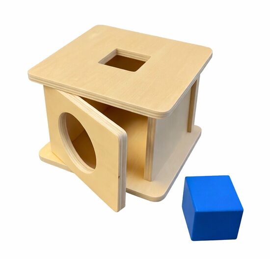 Kaste ar ievietojamu kubu