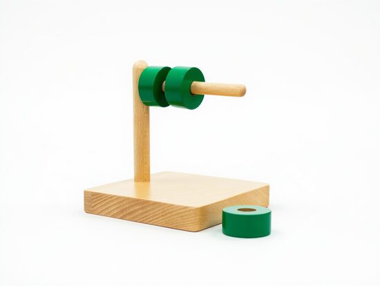 Diski uz horizontāla koka stieņa